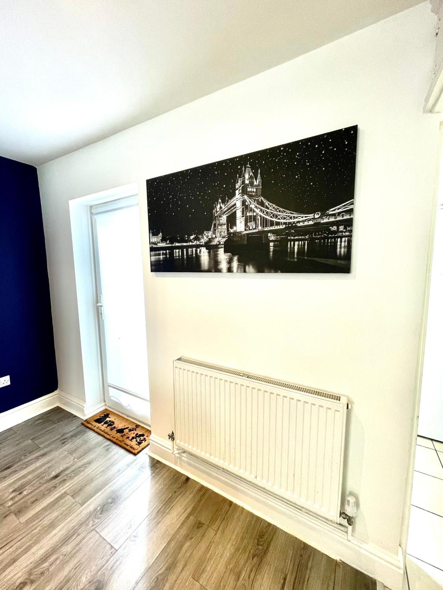 Beautiful Entire House! Apartment *