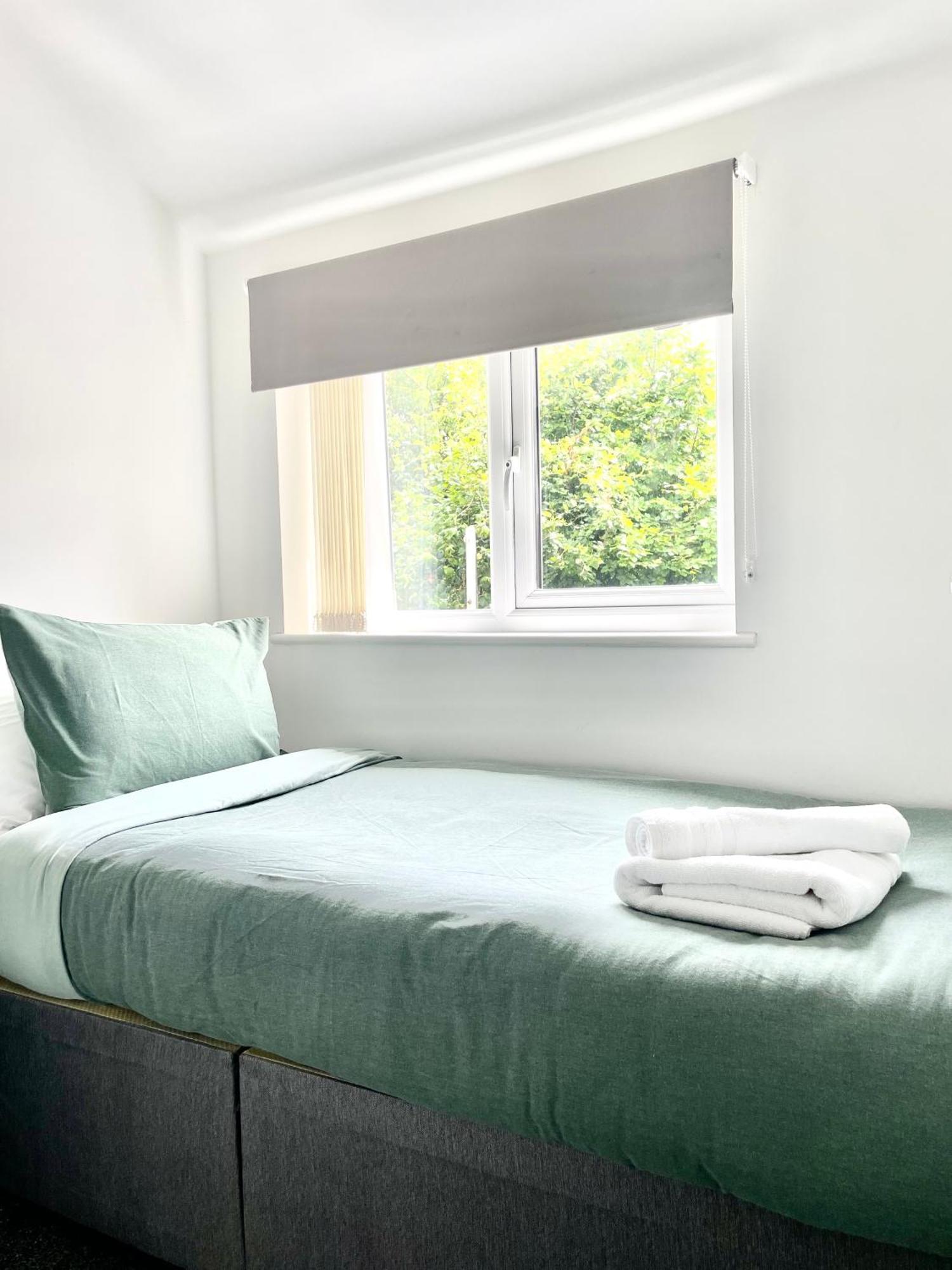 Apartment Beautiful Entire House! Liverpool